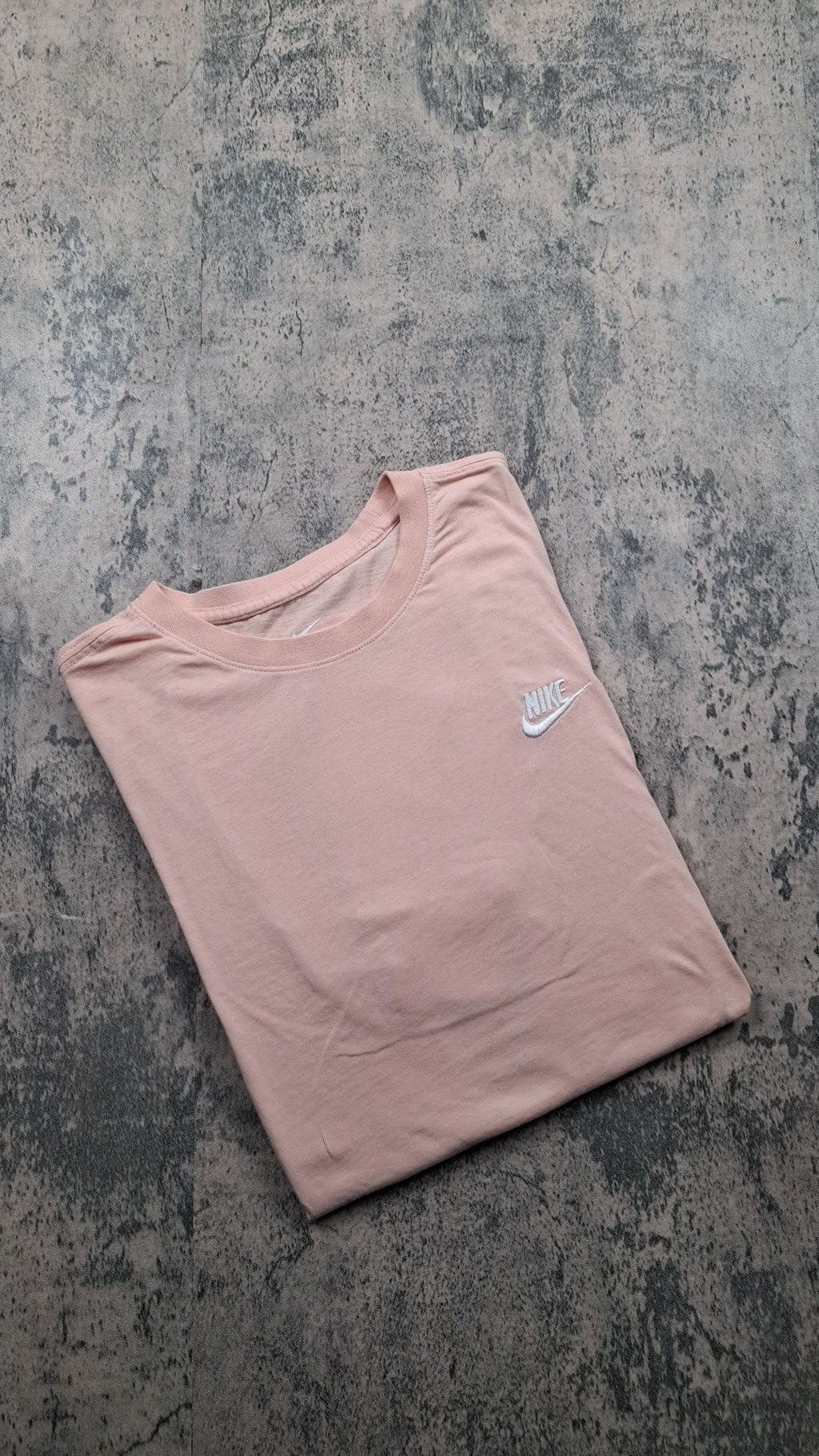 Tee shirt rose Logo nike brodee blanc Taille S